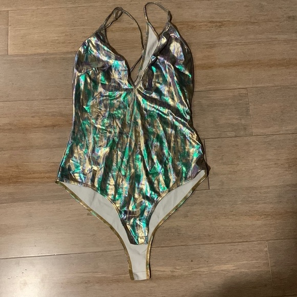 𝅺BEAR Dance Bodysuit Size M- Like New- Stretchy Material - Picture 2 of 6